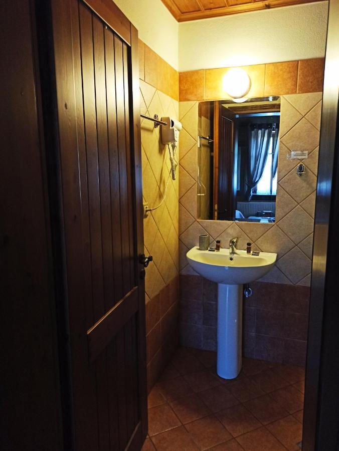 Hotel Foris House à Víkos Extérieur photo
